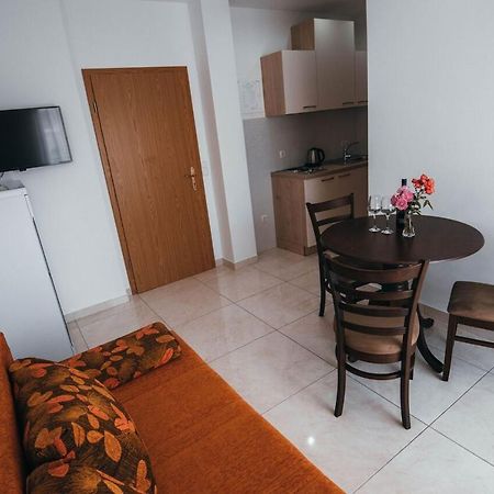 Apartmani Tamaris Vodice Eksteriør billede