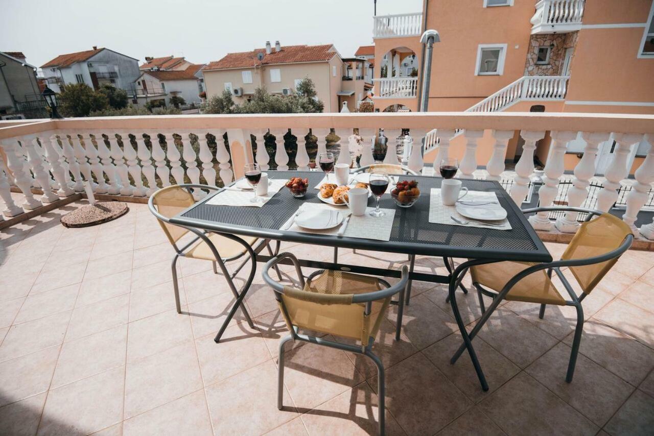 Apartmani Tamaris Vodice Eksteriør billede