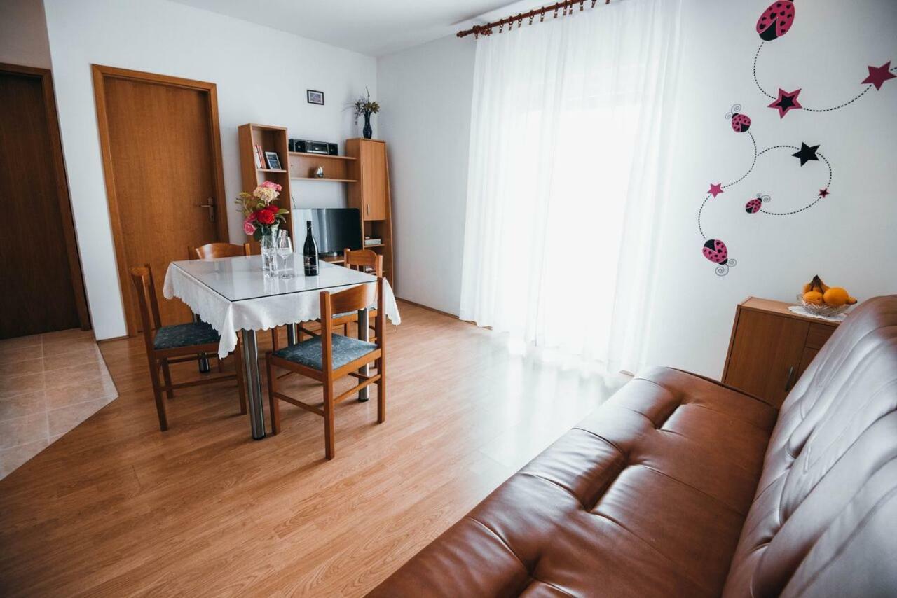 Apartmani Tamaris Vodice Eksteriør billede