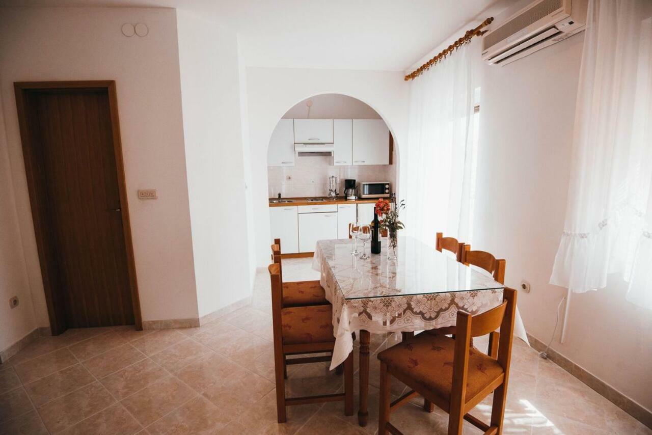 Apartmani Tamaris Vodice Eksteriør billede