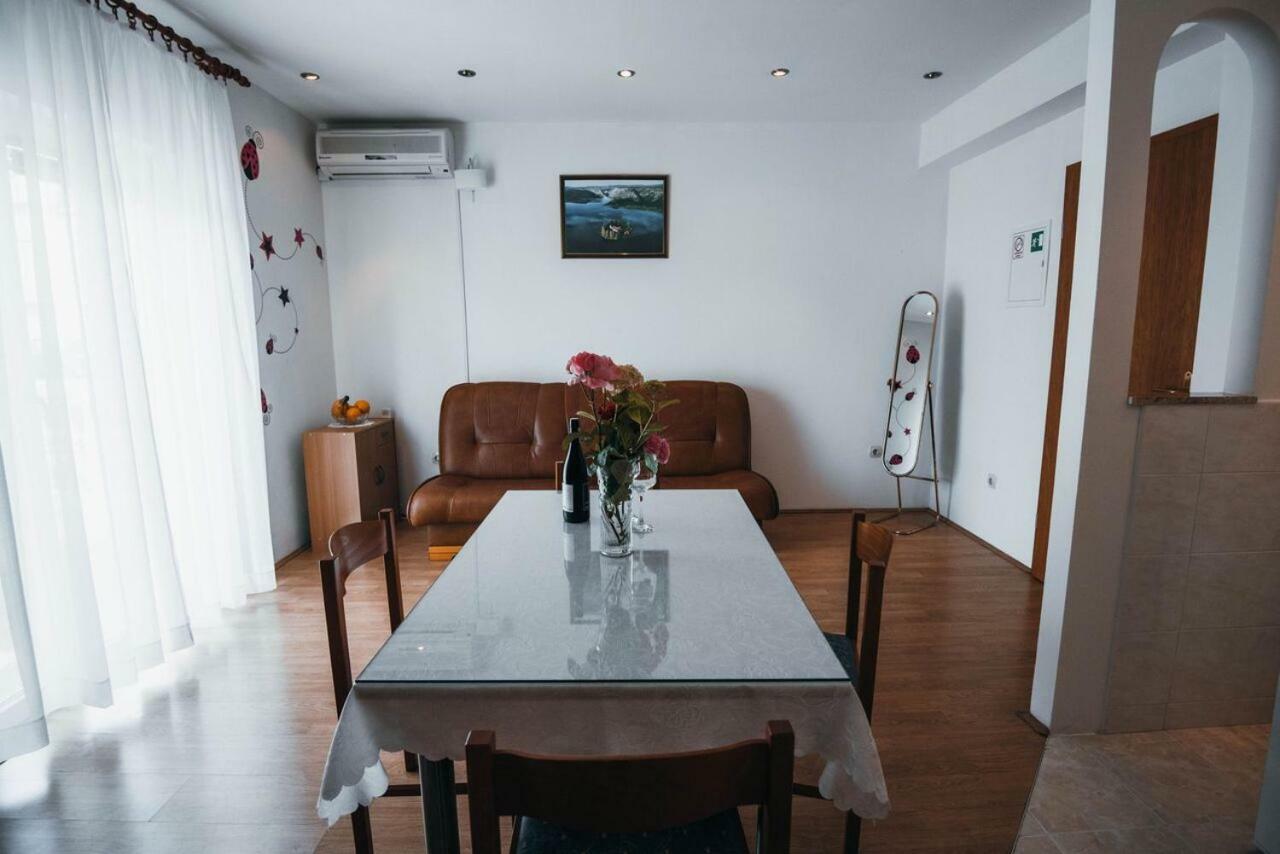 Apartmani Tamaris Vodice Eksteriør billede