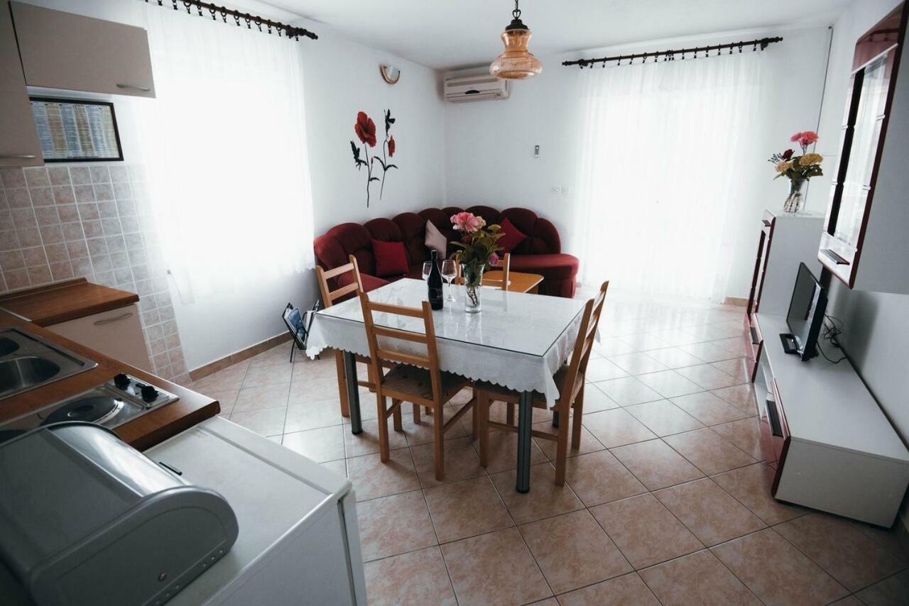 Apartmani Tamaris Vodice Eksteriør billede