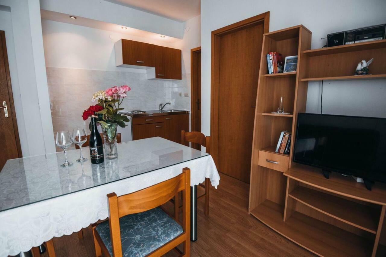 Apartmani Tamaris Vodice Eksteriør billede