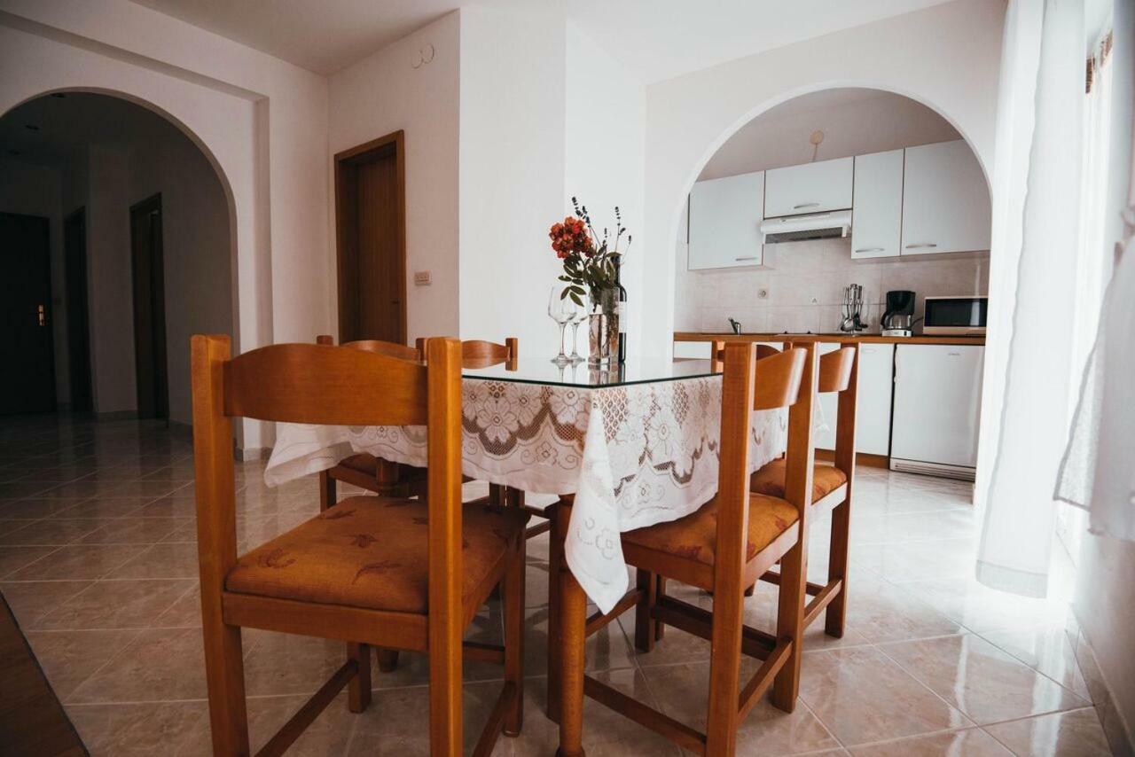 Apartmani Tamaris Vodice Eksteriør billede