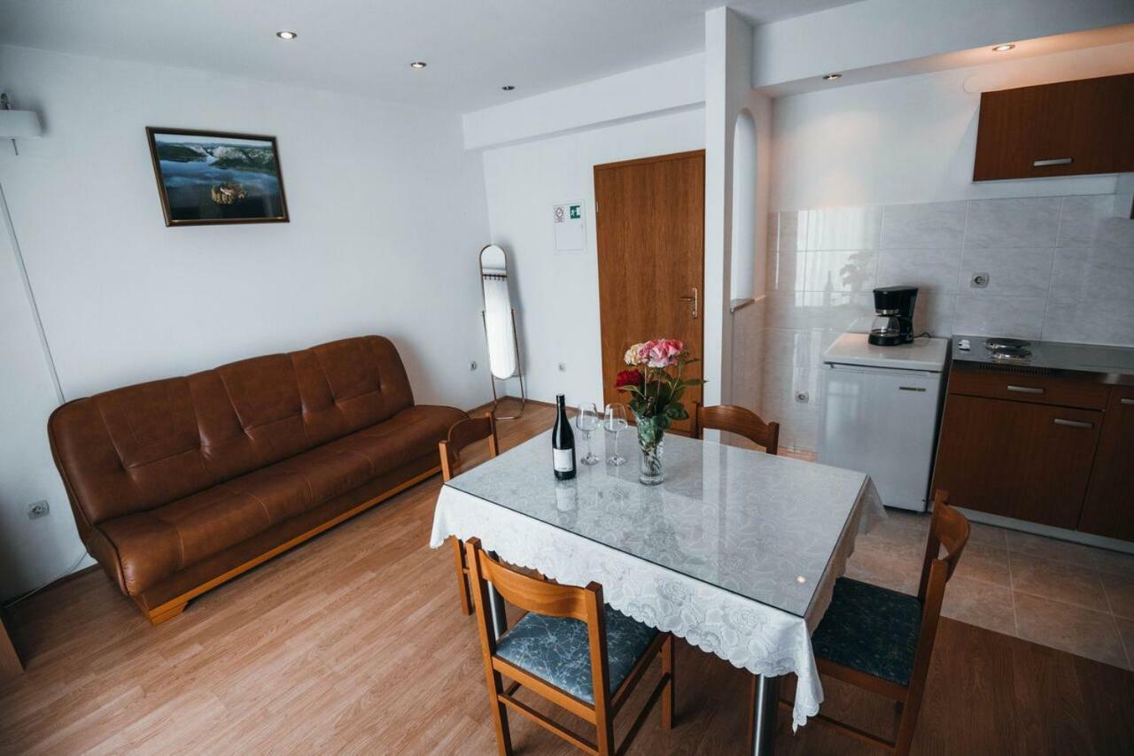 Apartmani Tamaris Vodice Eksteriør billede