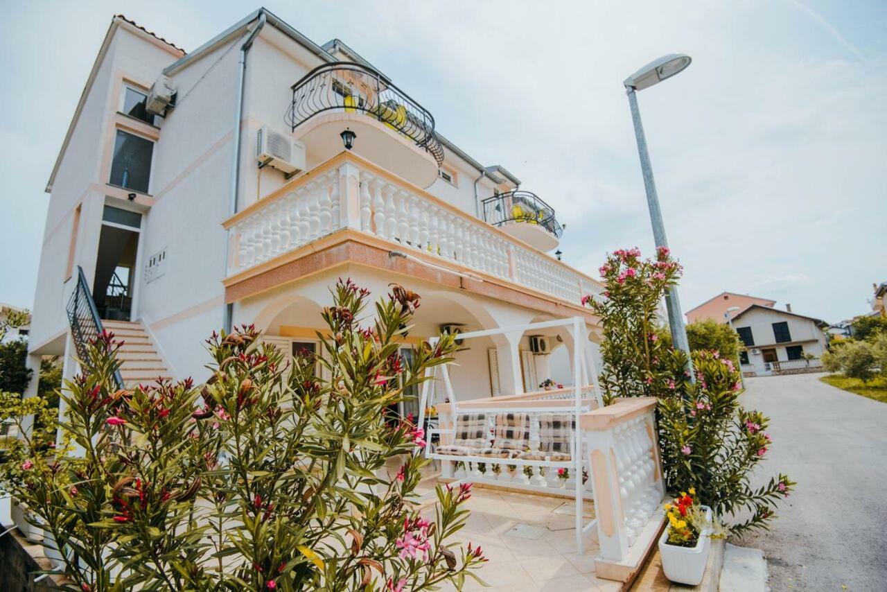 Apartmani Tamaris Vodice Eksteriør billede