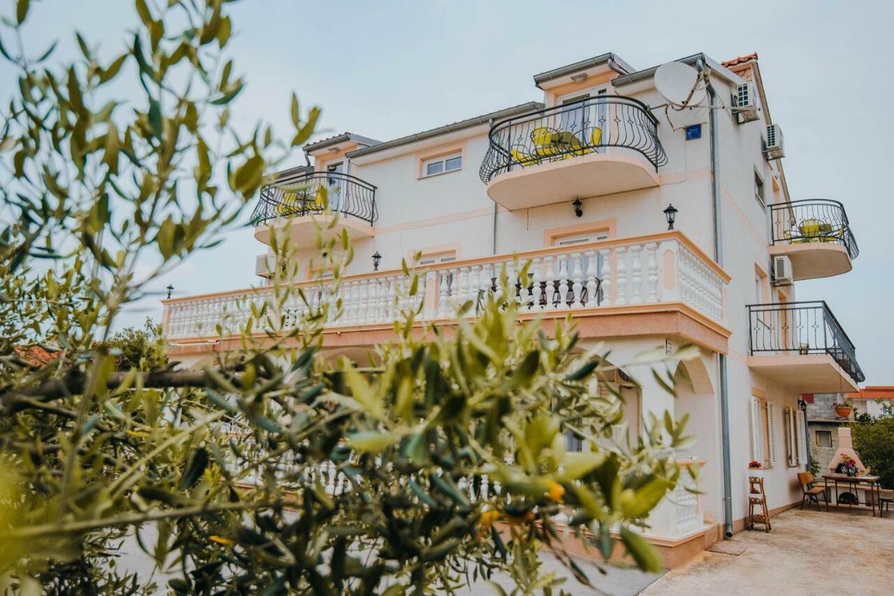 Apartmani Tamaris Vodice Eksteriør billede