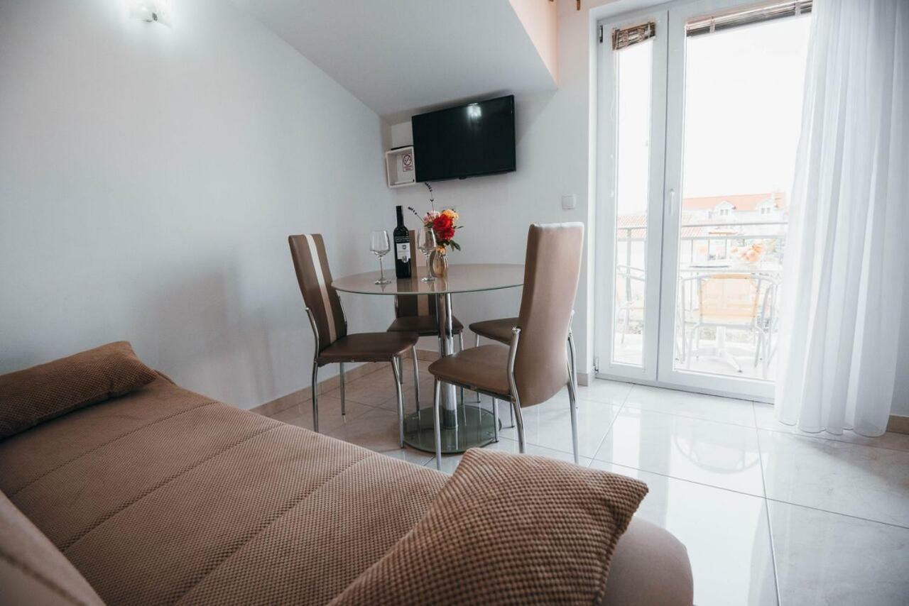 Apartmani Tamaris Vodice Eksteriør billede