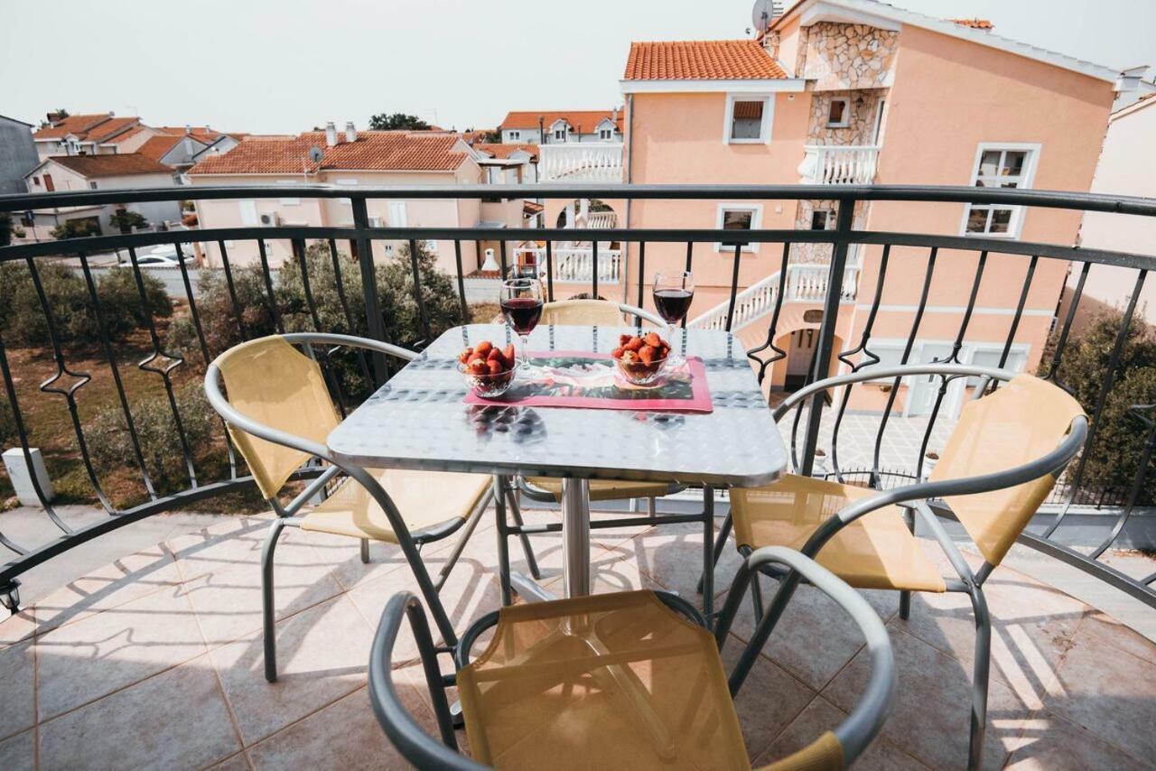 Apartmani Tamaris Vodice Eksteriør billede